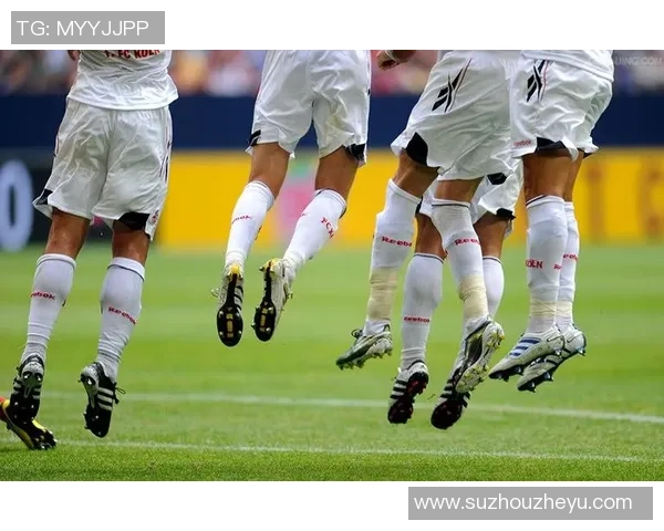 重庆足球队包夹战术的创新与发展全景解析